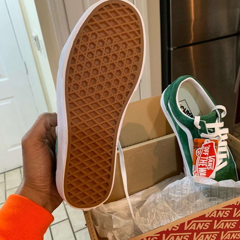 *NWT* Green Vans Sneakers never worn - Picture 2 of 4